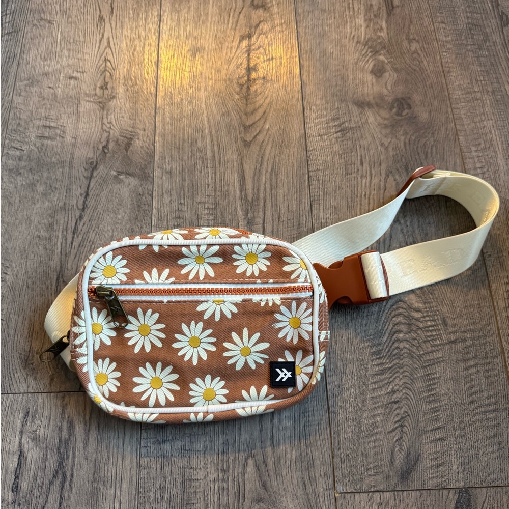 Thread Wallets Hazel Fanny Pack - image 1